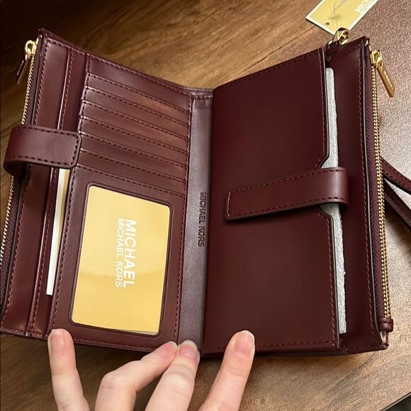 NWT Michael Kors Jet Set Wristlet - Picture 3 of 7